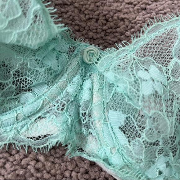 Victoria’s Secret Dream Angels Unlined Bra - Picture 2 of 7